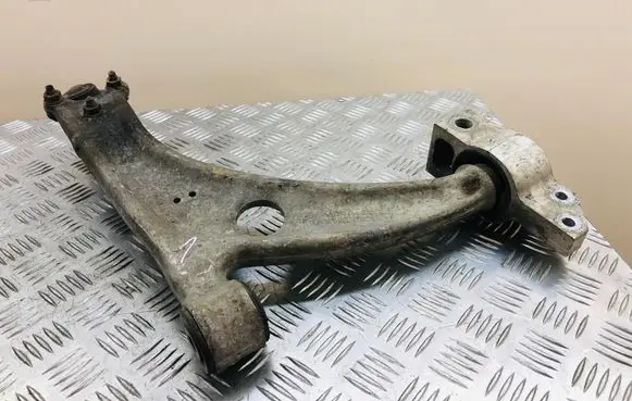 Volkswagen PASSAT B6 Front lower control arm/wishbone