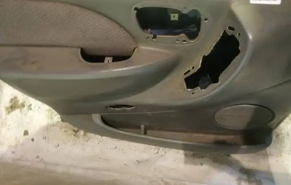 Chrysler Voyager Front door card panel trim