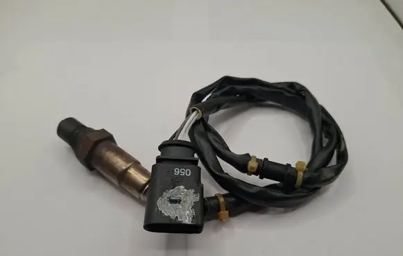 Volkswagen PASSAT B6 Lambda probe sensor 06F906262AA B0SCH776 2007BVY