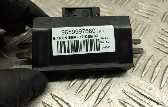 Peugeot RCZ Door control unit/module 9659997680
