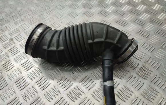 KIA Sorento Turbo air intake inlet pipe/hose 28130C5300
