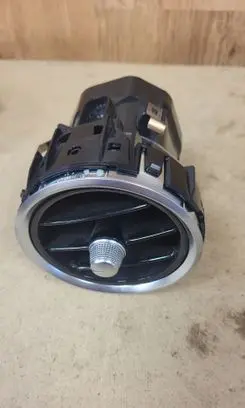Mercedes-Benz C W205 Dash center air vent grill A2058300201