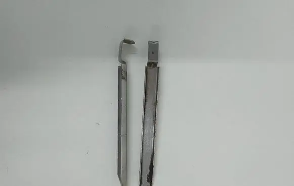 Volvo V50 Headlight/headlamp mounting bracket