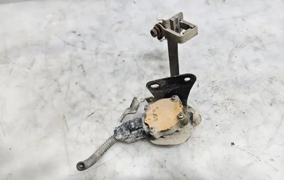 Toyota Avensis T250 Headlight level adjustment motor 