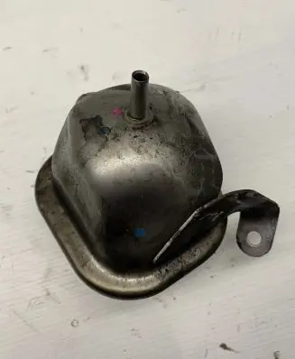 Vacuum air tank