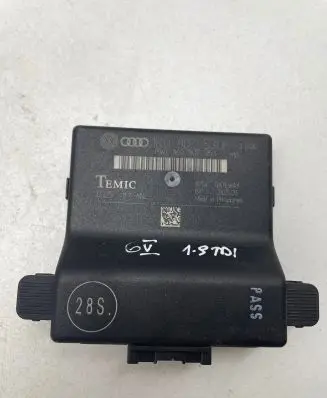 Volkswagen Golf V Gateway control module 1K0907530F 1K0907951