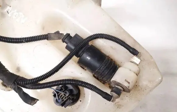 Volkswagen Golf Plus Windscreen/windshield washer pump