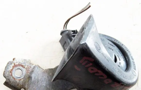 Volkswagen Scirocco Horn signal 1K0951182G