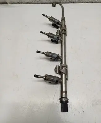 Volkswagen PASSAT B8 Fuel injectors set 04E133320D
