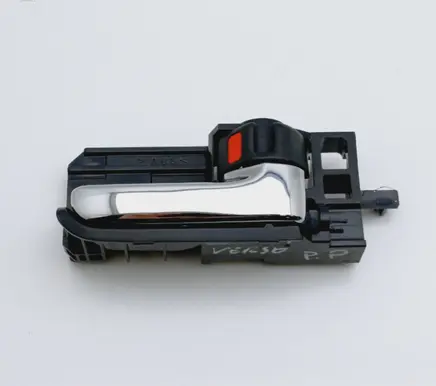Toyota Corolla Verso E121 Front door interior handle
