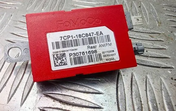 Volvo V40 Aerial antenna amplifier P30761698 7CP118C847EA