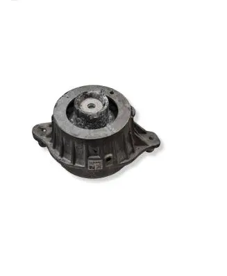 Mercedes-Benz C W205 Engine mount bracket A2052406617 36764 ZGS003