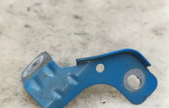 Audi A3 8Y Fender mounting bracket 8Y0821472A