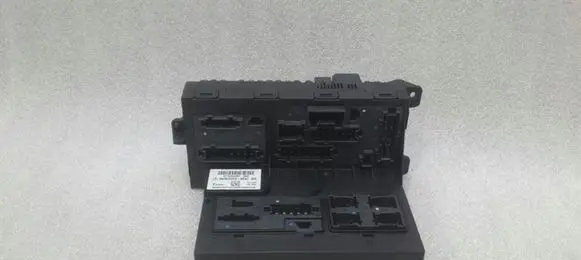 Mercedes-Benz CLS C219 Fuse module A2115454201