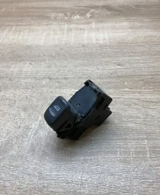 Volvo V70 Electric window control switch 9472275