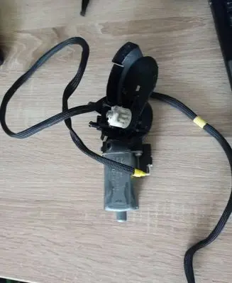 Mercedes-Benz C W203 Seat adjustment motor 0390201939 2038201942kz