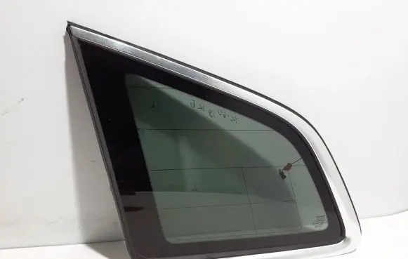 Volvo XC60 Rear side window 32219173