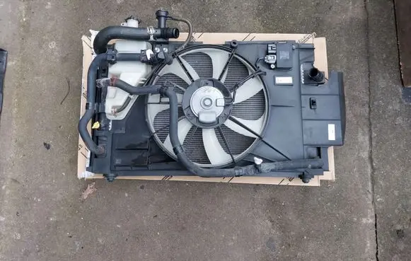 Toyota Yaris Radiator set 160400M091