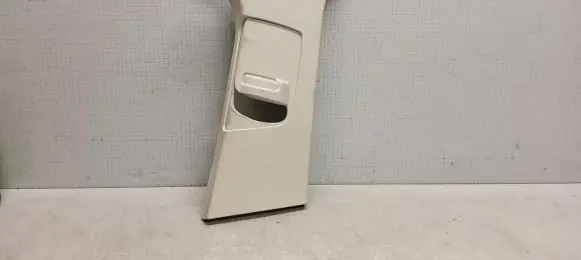 Ford Focus ST Seat belt trim BM51A24582A