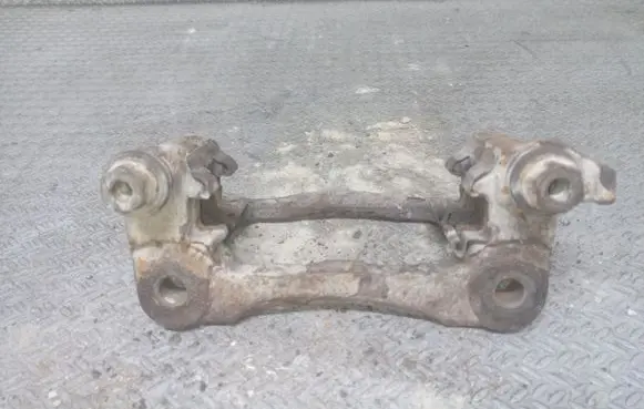 Toyota Avensis Verso Brake caliper pad carrier rear 