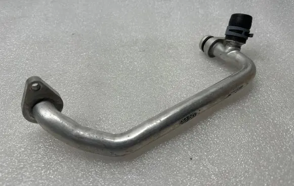 Engine coolant pipe/hose