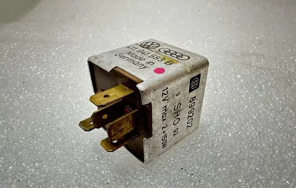Audi 80 90 S2 B4 Other relay 411941583B