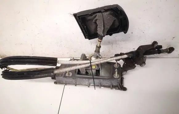Seat Ibiza III (6L) Gear shifter/selector 6Q0711061