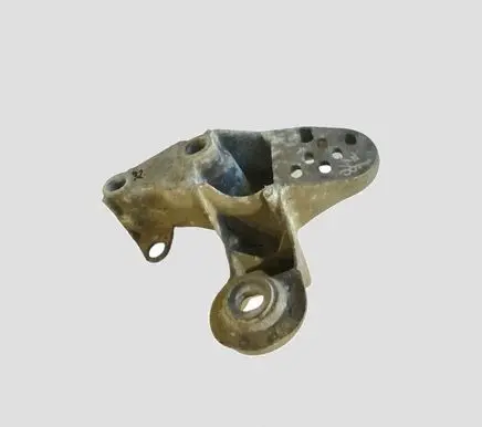 Volkswagen PASSAT B5.5 Engine mounting bracket 4B0199351B