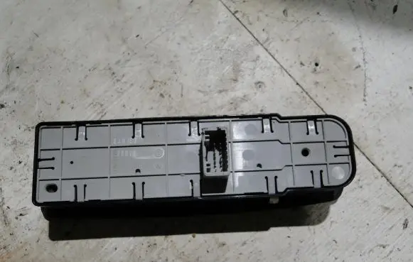 Renault Laguna III Electric window control switch 809610007R