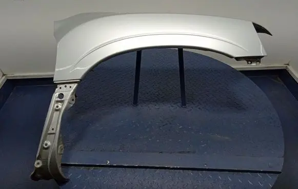 Mitsubishi Endeavor Fender