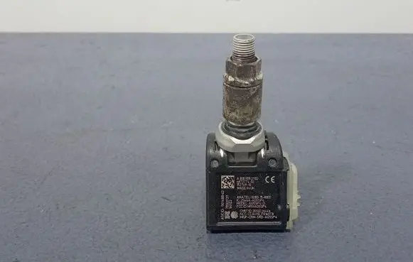 BMW 7 F01 F02 F03 F04 Tire pressure sensor 6872774