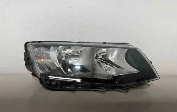 Skoda Octavia Mk3 (5E) Headlight/headlamp 5E1941016