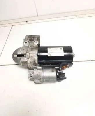BMW 5 G30 G31 Starter motor 858989102 0001148515