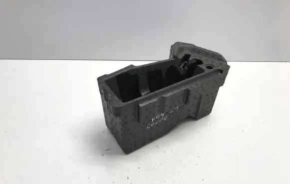 BMW 2 F44 Other trunk/boot trim element 6886414