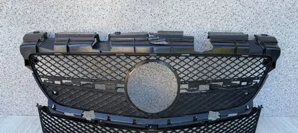 Mercedes-Benz SLK R172 Front bumper upper radiator grill A1728880160