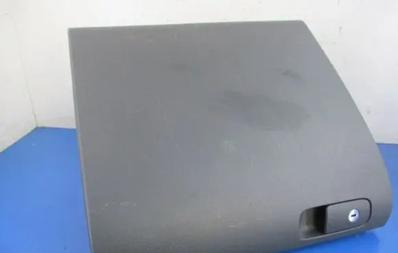 Volkswagen Golf IV Glove box 5M1857097