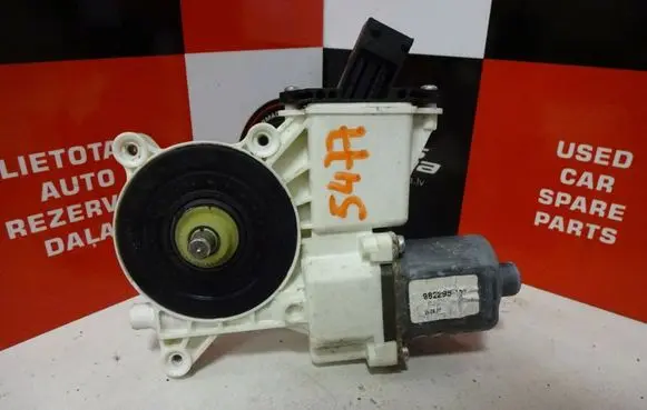 Volvo C70 Rear door window regulator motor 31253534