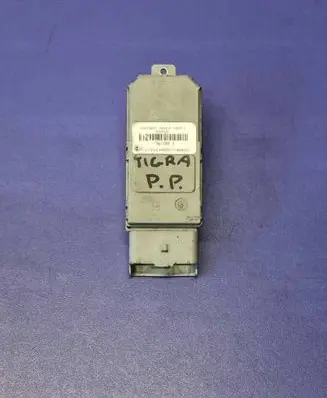 Opel Tigra B Electric power window relay 440760D 44076044 45865