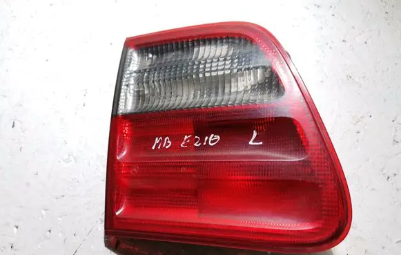 Mercedes-Benz E W210 Tailgate rear/tail lights A2108207364