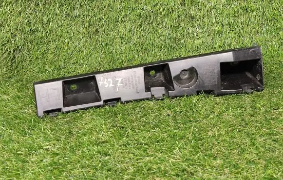 Ford Mustang VI Front bumper mounting bracket FR3B16C067AEC