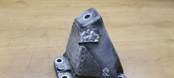 BMW 5 F10 F11 Engine mounting bracket 6795958 22116781242
