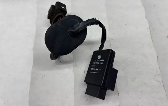 Audi A3 S3 8P Fuel injection pump control unit/module 1T0906093A
