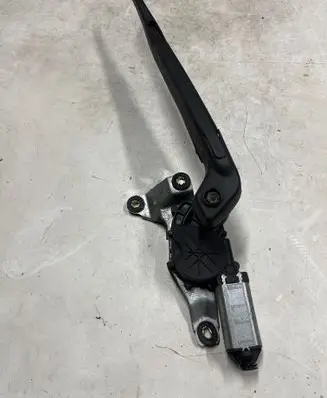 Volvo V70 Rear window wiper motor 8667188 443122291017