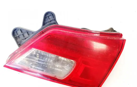 Tailgate rear/tail lights