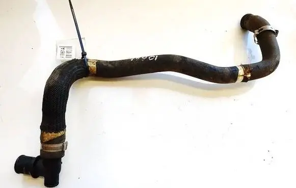 Engine coolant pipe/hose