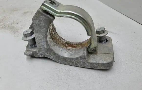 Renault Zoe Driveshaft support bearing bracket 397742387R