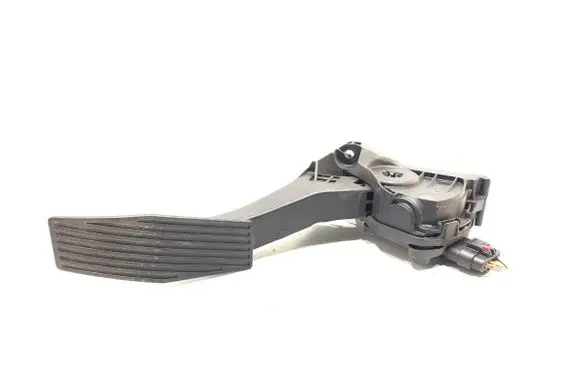 Opel Astra K Accelerator throttle pedal 13466235