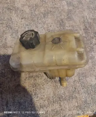 Citroen C5 Coolant expansion tank/reservoir 9648545980