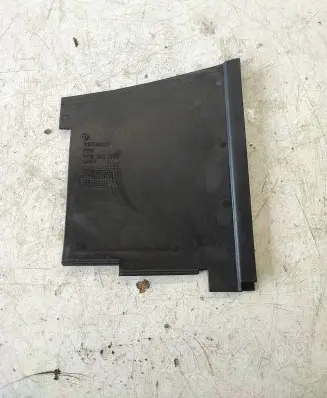 Volkswagen Transporter - Caravelle T5 Battery tray heat shield 7H0915435