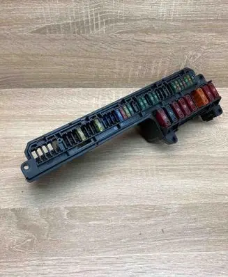 BMW 5 E60 E61 Fuse module 6932452 10688710